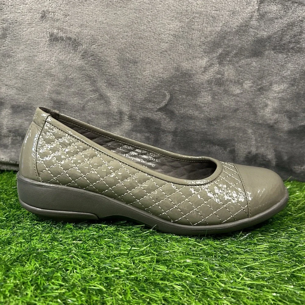 Gravity Defyer VersoShock Flats Womens 10.5 Gray Quilted Patent Leather